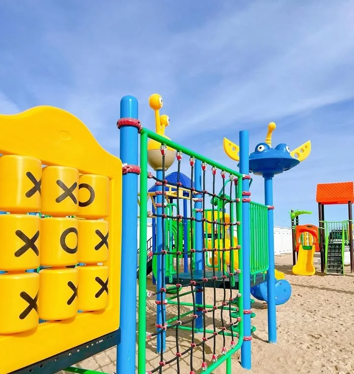 Speeltoestellen bij Beachbar Lichttorenstrand in Knokke